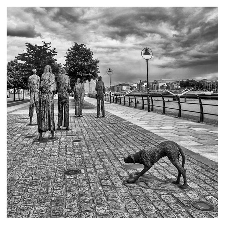 the famine sculptures